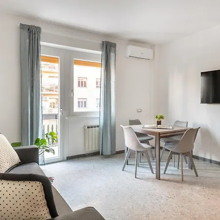 Dolce Luxury 4 Km Da Colosseo 아파트