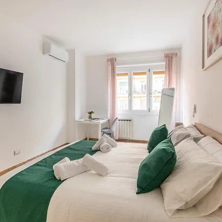 Апартаменты Dolce Luxury 4 Km Da Colosseo *
