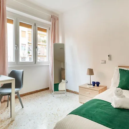 Апартаменты Dolce Luxury 4 Km Da Colosseo Рим